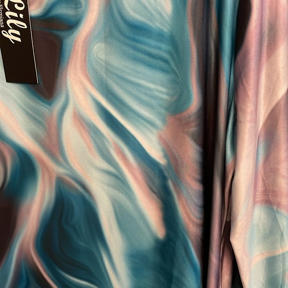 Tunic - Picture 2 of 4